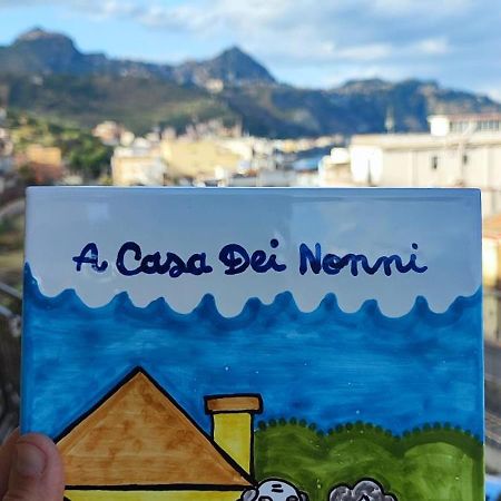 Apartmán A Casa Dei Nonni Giardini Naxos Exteriér fotografie